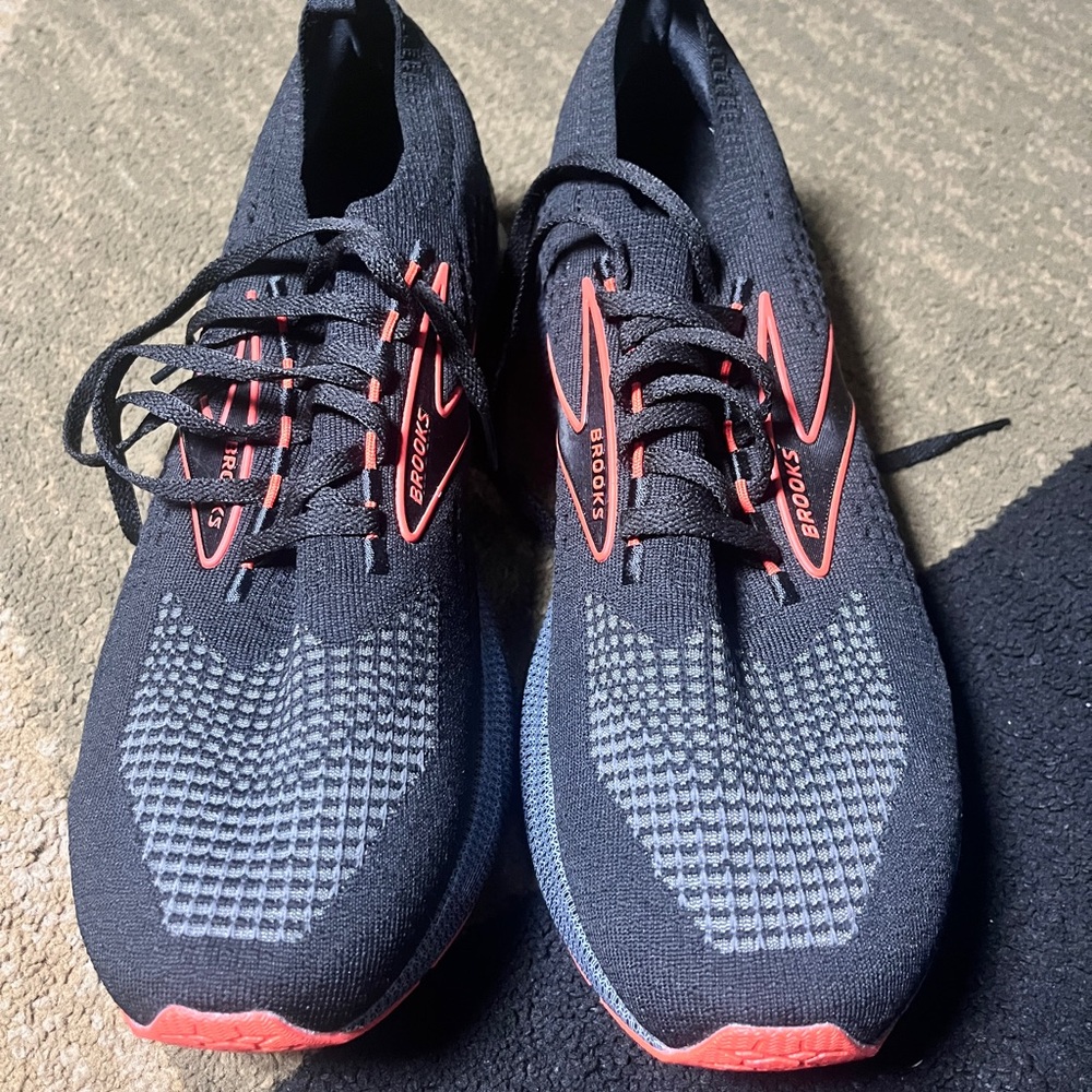 Brooks Men's Athletic Shoes in Black and Red